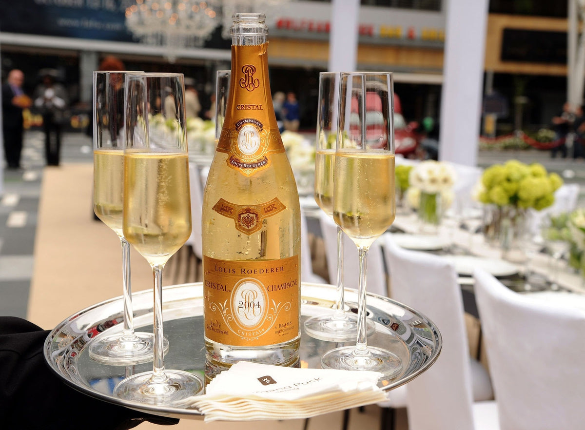 🍾 Príbeh šampanského Cristal: Od ruskej paranoje po vojnu v hip-hope a návrat na vrchol